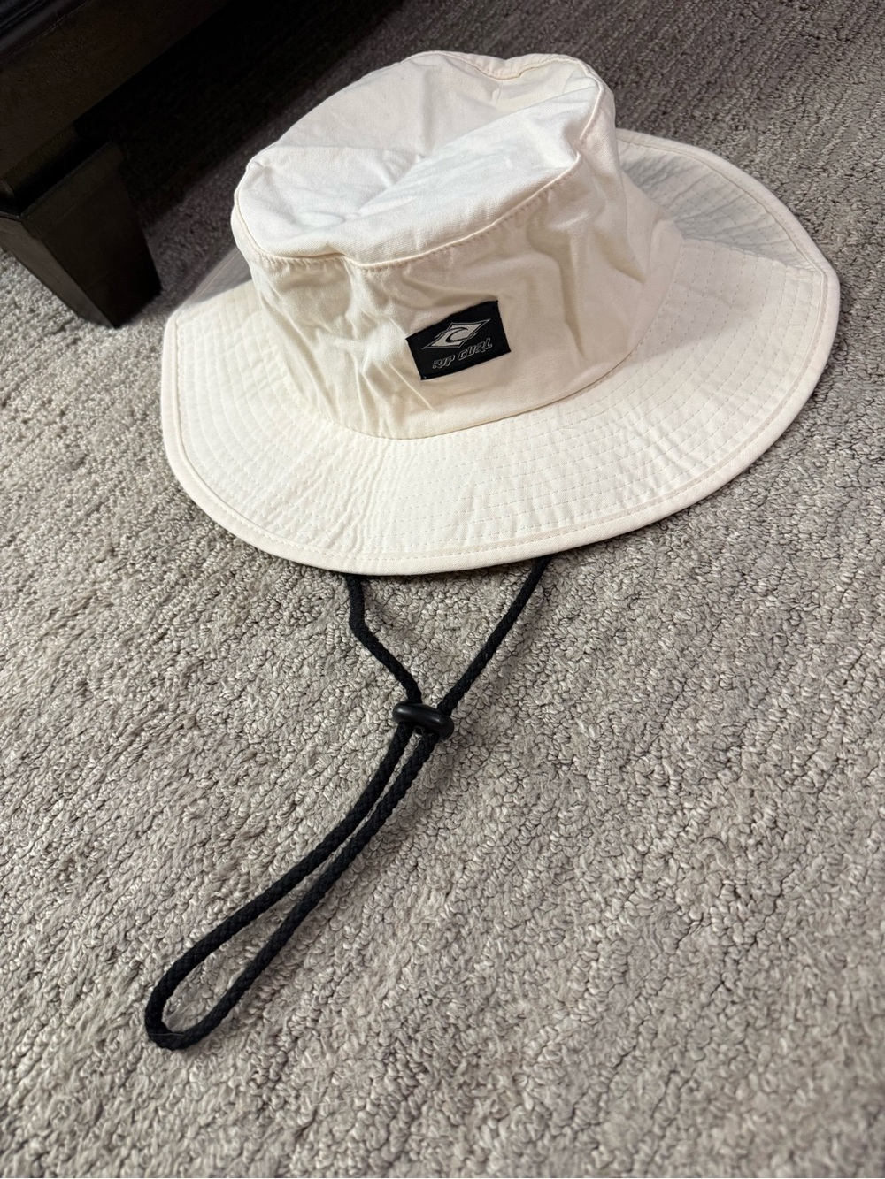 Unisex Ripcurl sun hat with chin cord NWOT